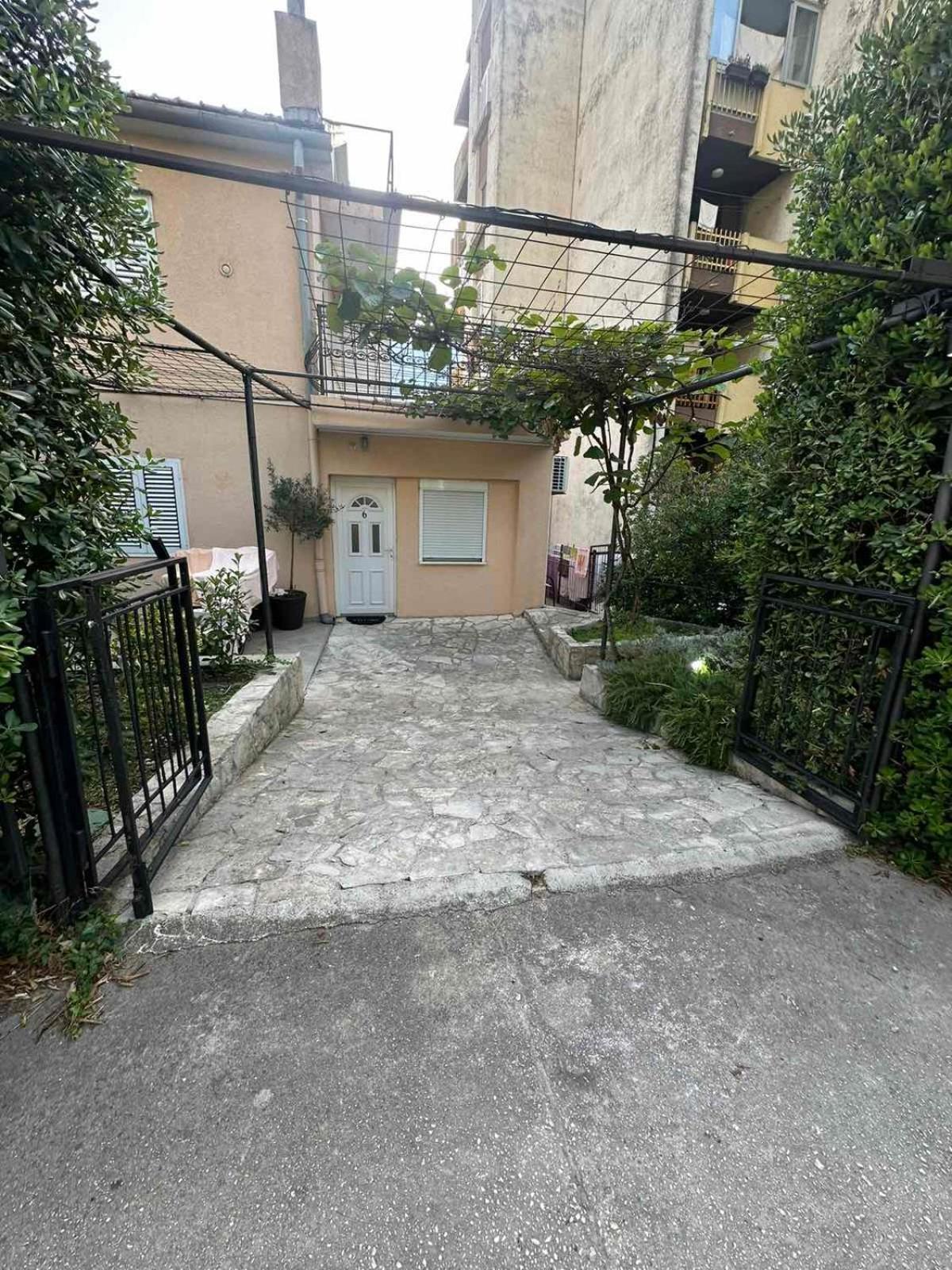Apartments Amigo Kotor Exterior photo